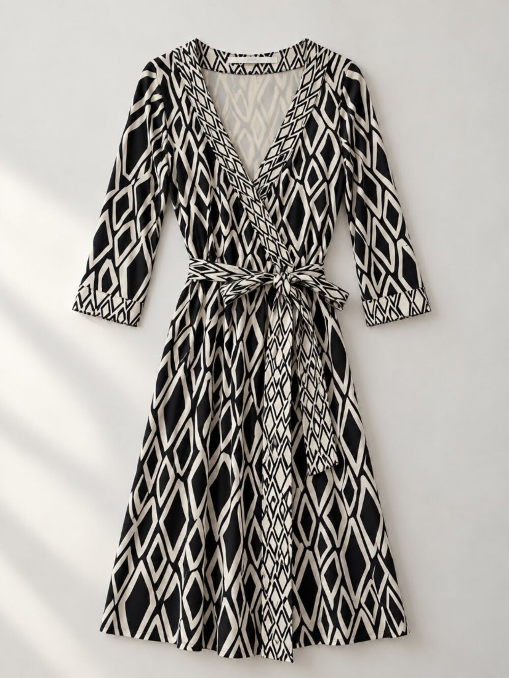 Diane von Furstenberg Dress Women 10 Navy Ivory 100% Silk Wrap Y2K Retro